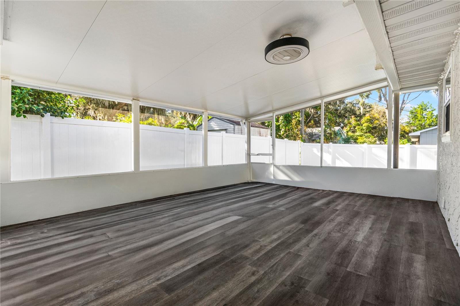 Image 25 of 42 For 1708 Sabal Palm Drive