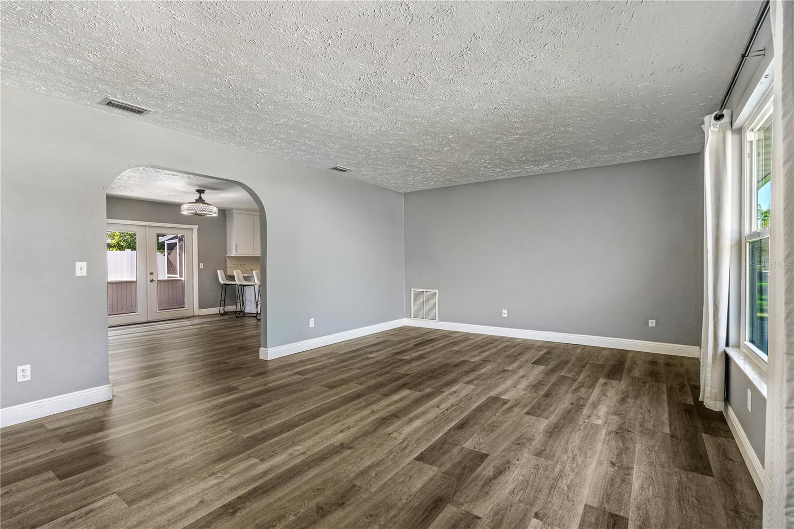 Image 4 of 42 For 1708 Sabal Palm Drive