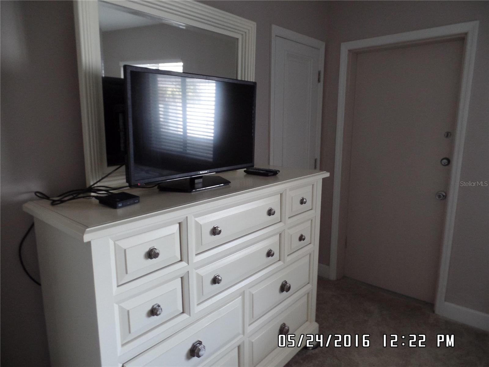 Image 9 of 12 For 815 Ocean Shore Boulevard 13b