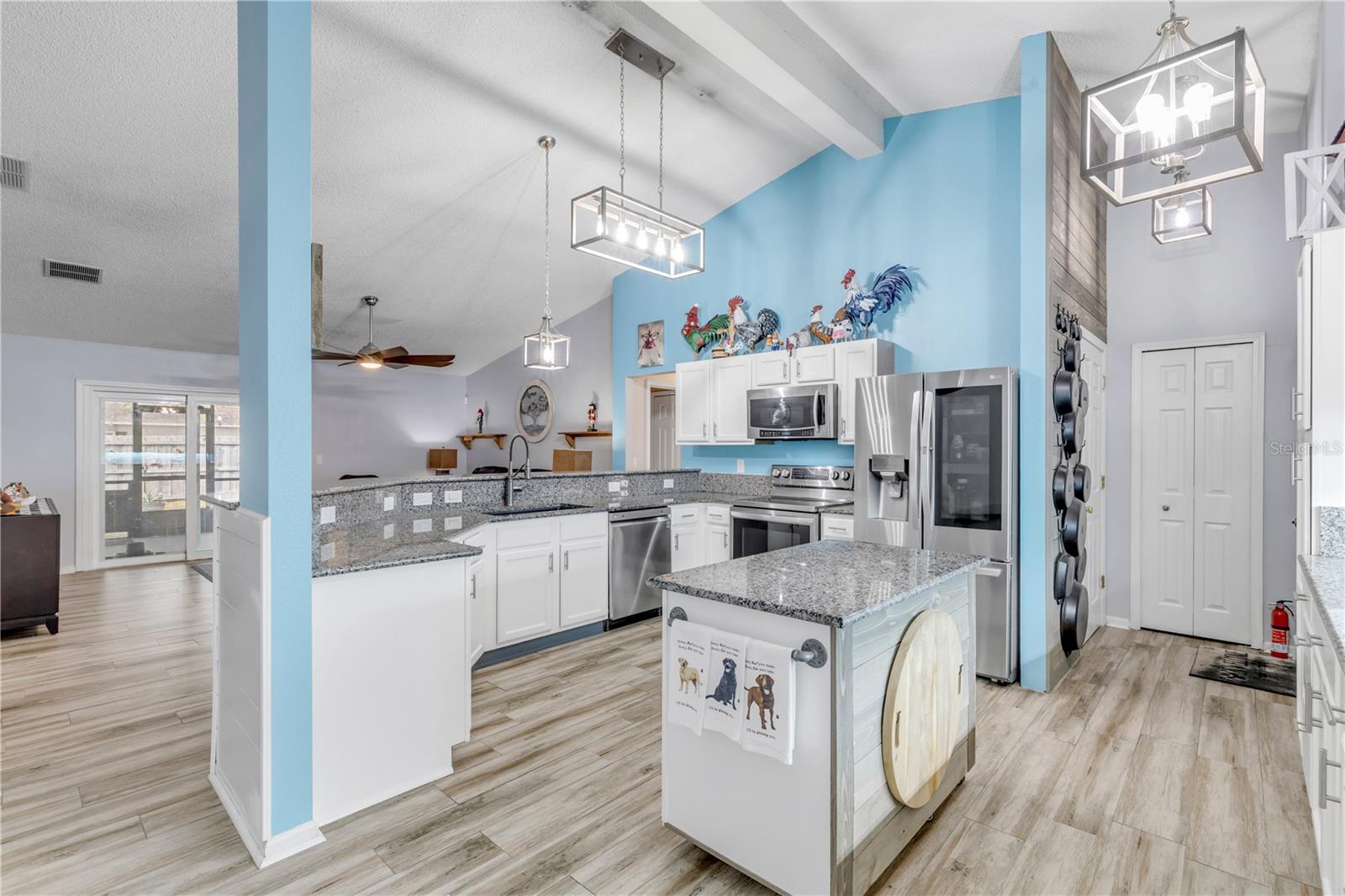 Image 11 of 76 For 7 Ranbay Place