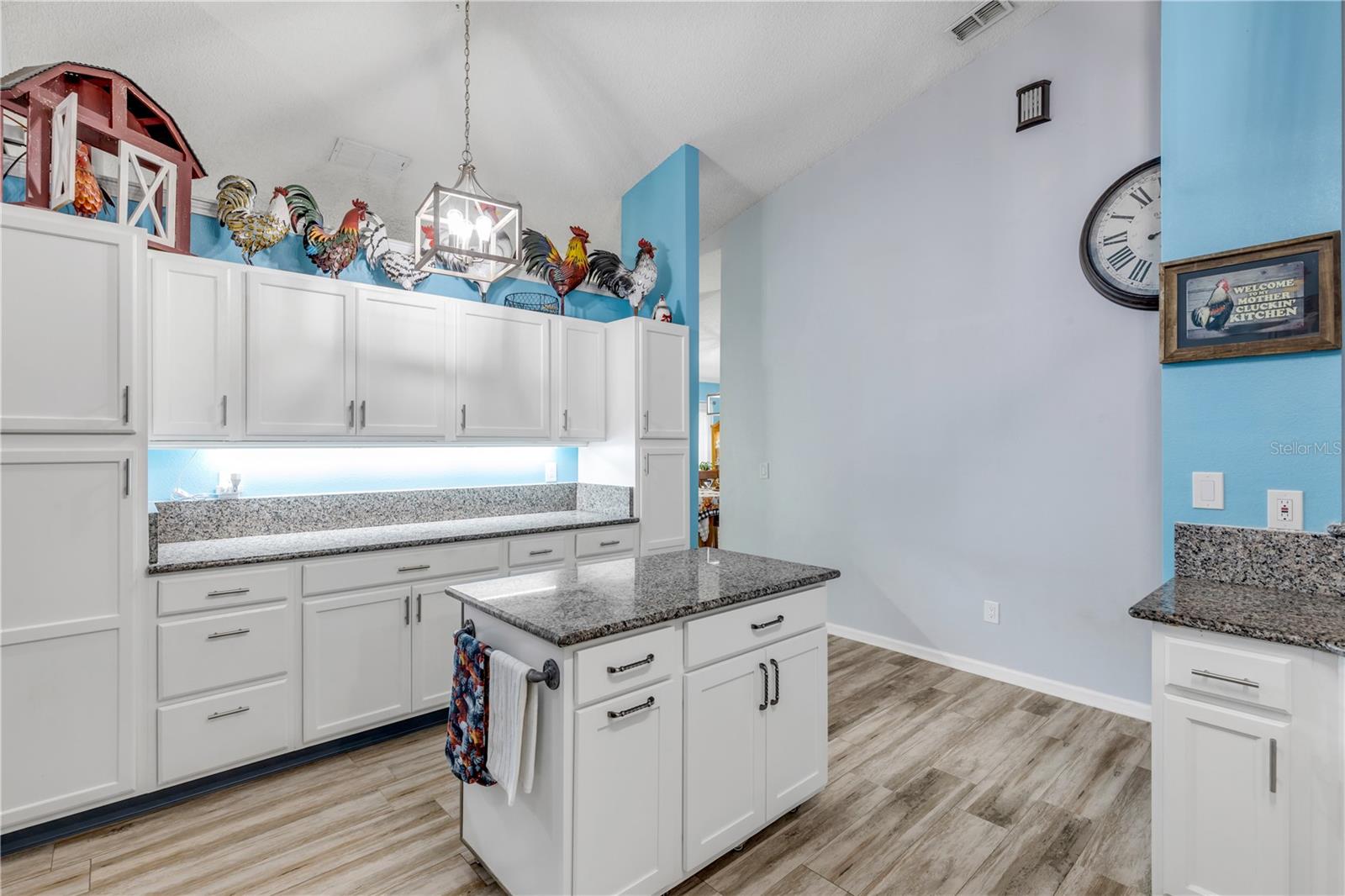 Image 17 of 76 For 7 Ranbay Place