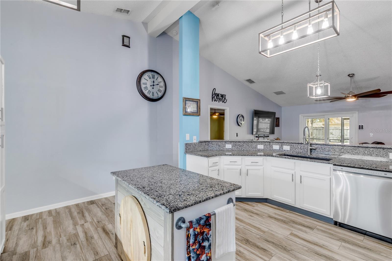 Image 18 of 76 For 7 Ranbay Place