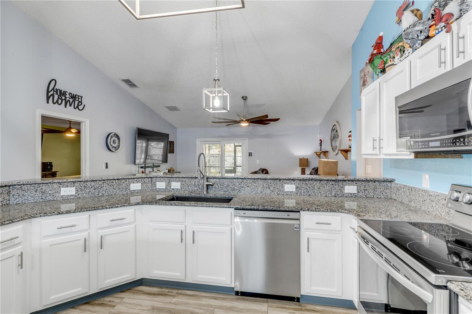 Image 19 of 76 For 7 Ranbay Place