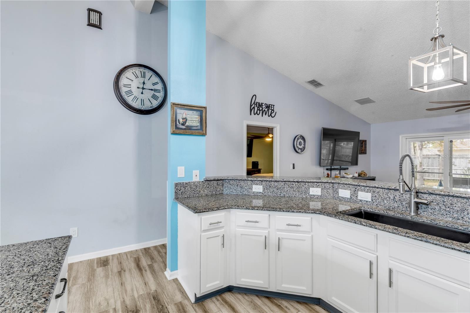 Image 22 of 76 For 7 Ranbay Place