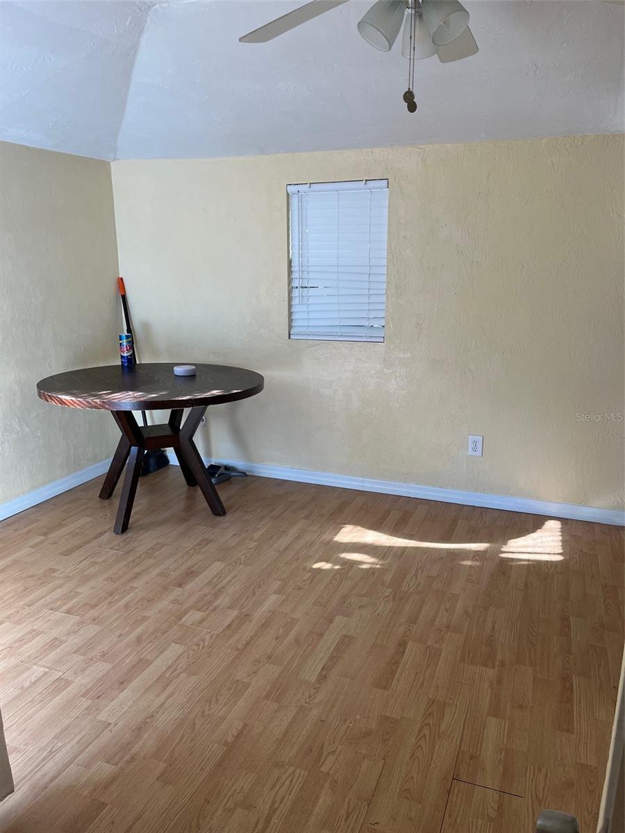 Image 8 of 8 For 609-611 Ora Street 6