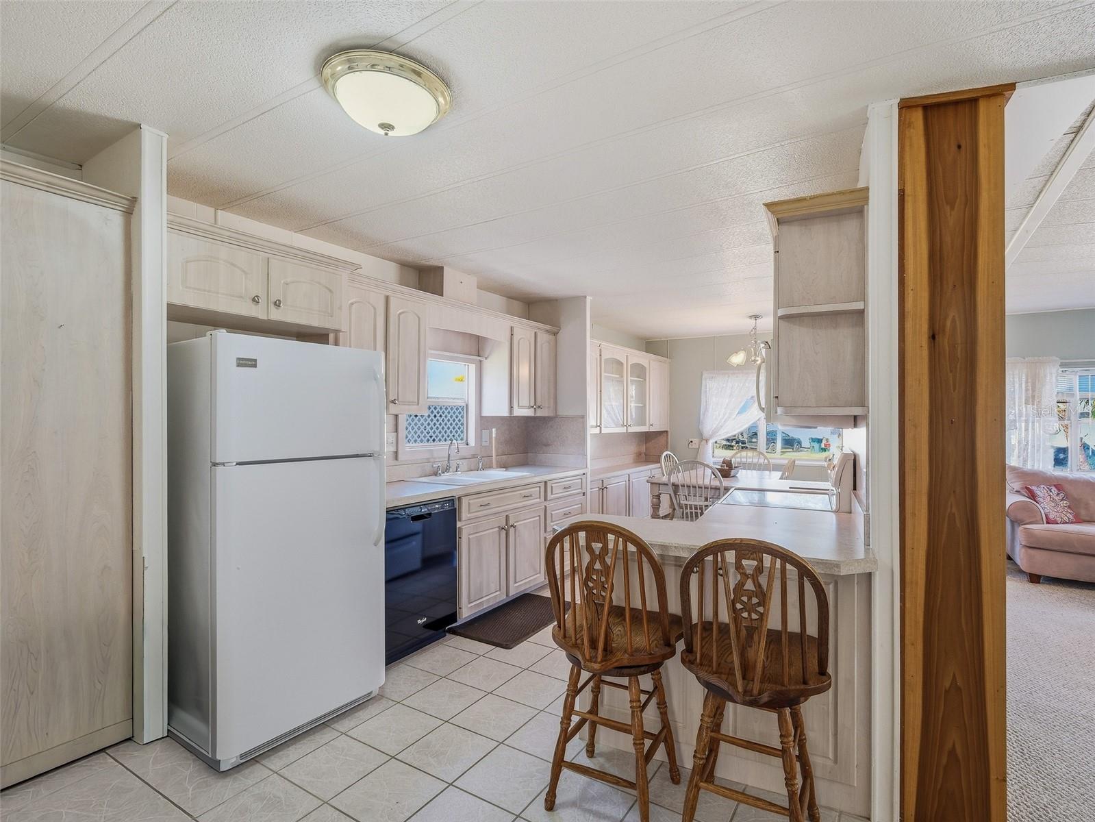 Image 13 of 59 For 4422 Indian River Drive W