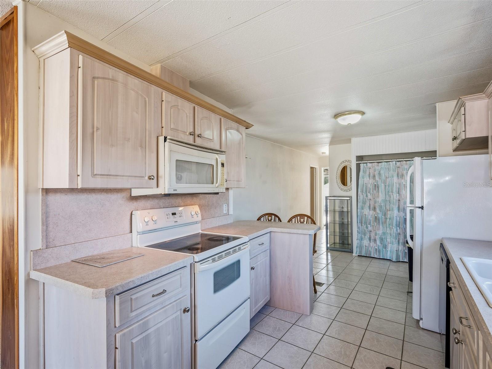 Image 15 of 59 For 4422 Indian River Drive W