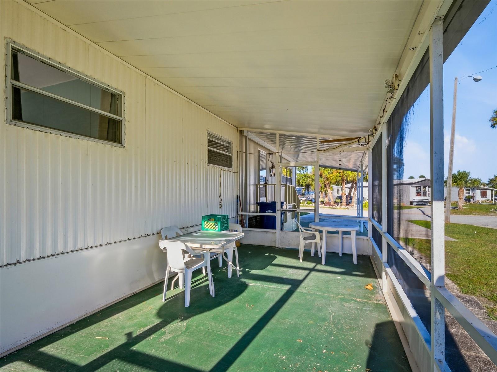 Image 19 of 59 For 4422 Indian River Drive W