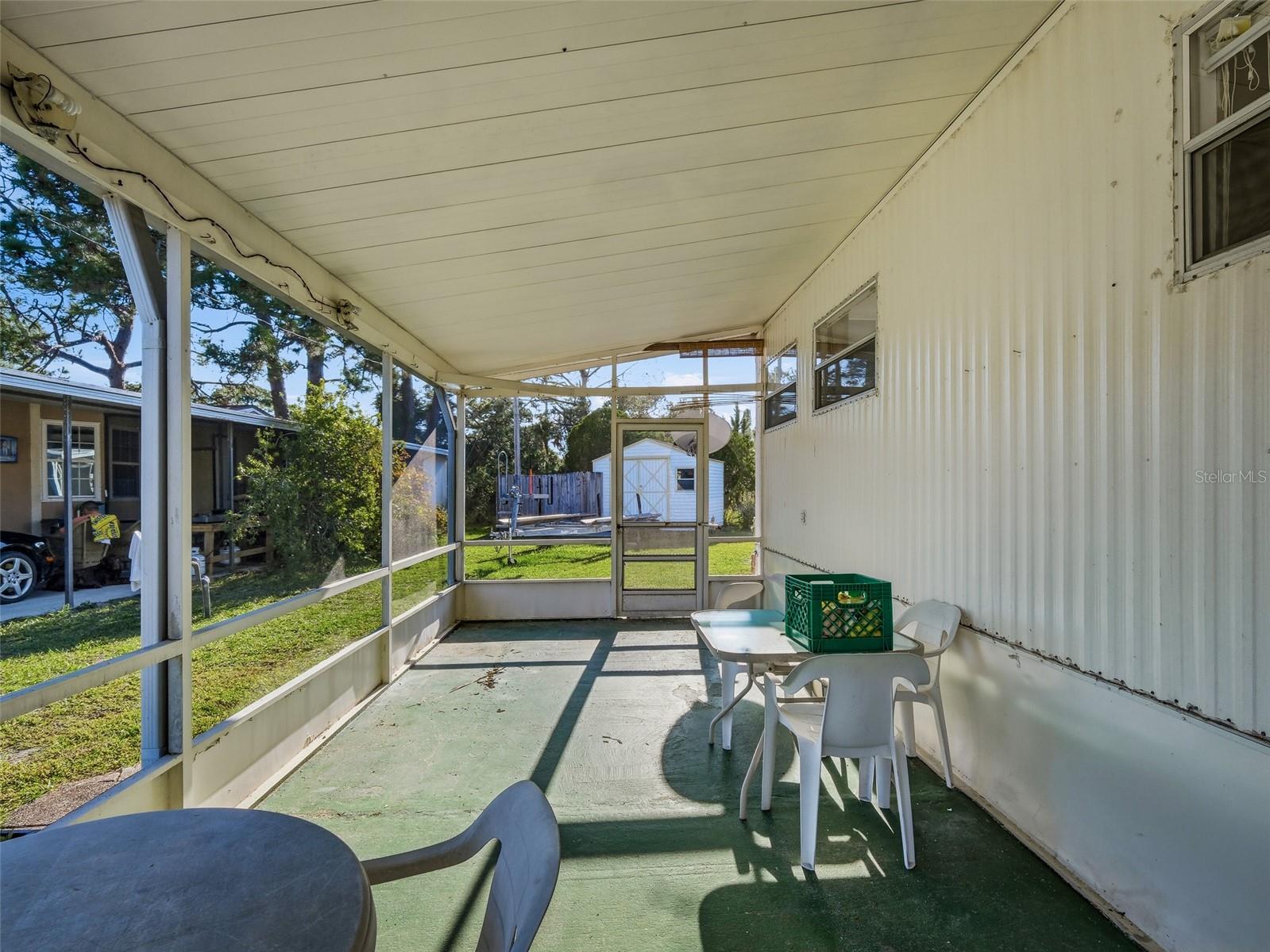 Image 20 of 59 For 4422 Indian River Drive W