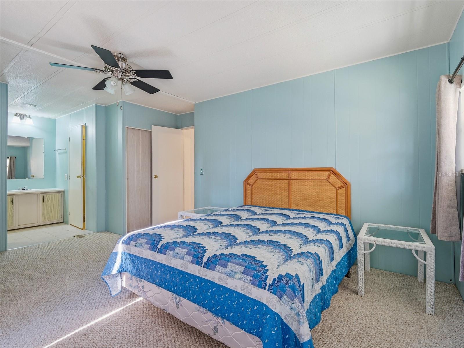 Image 24 of 59 For 4422 Indian River Drive W