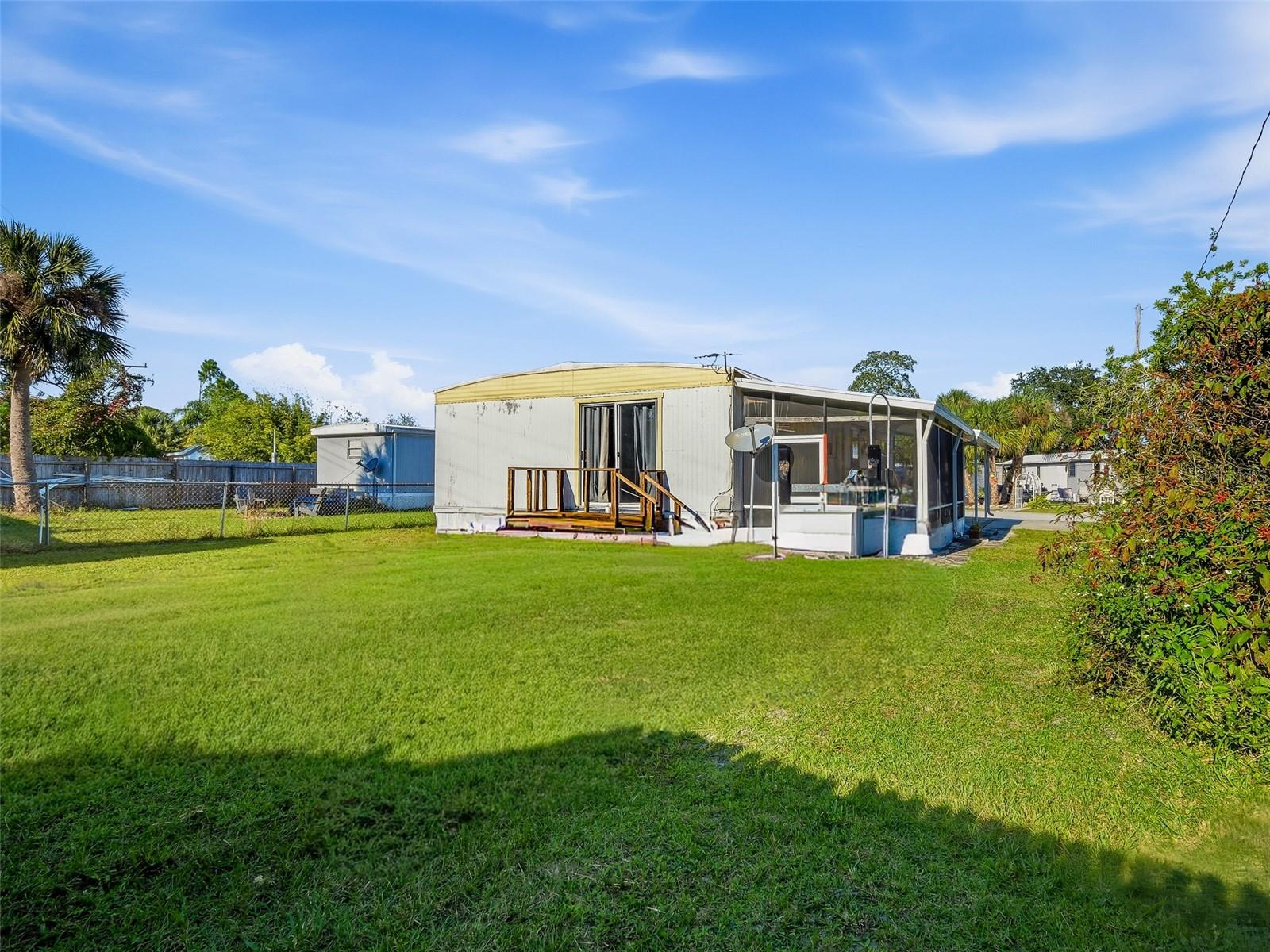 Image 37 of 59 For 4422 Indian River Drive W