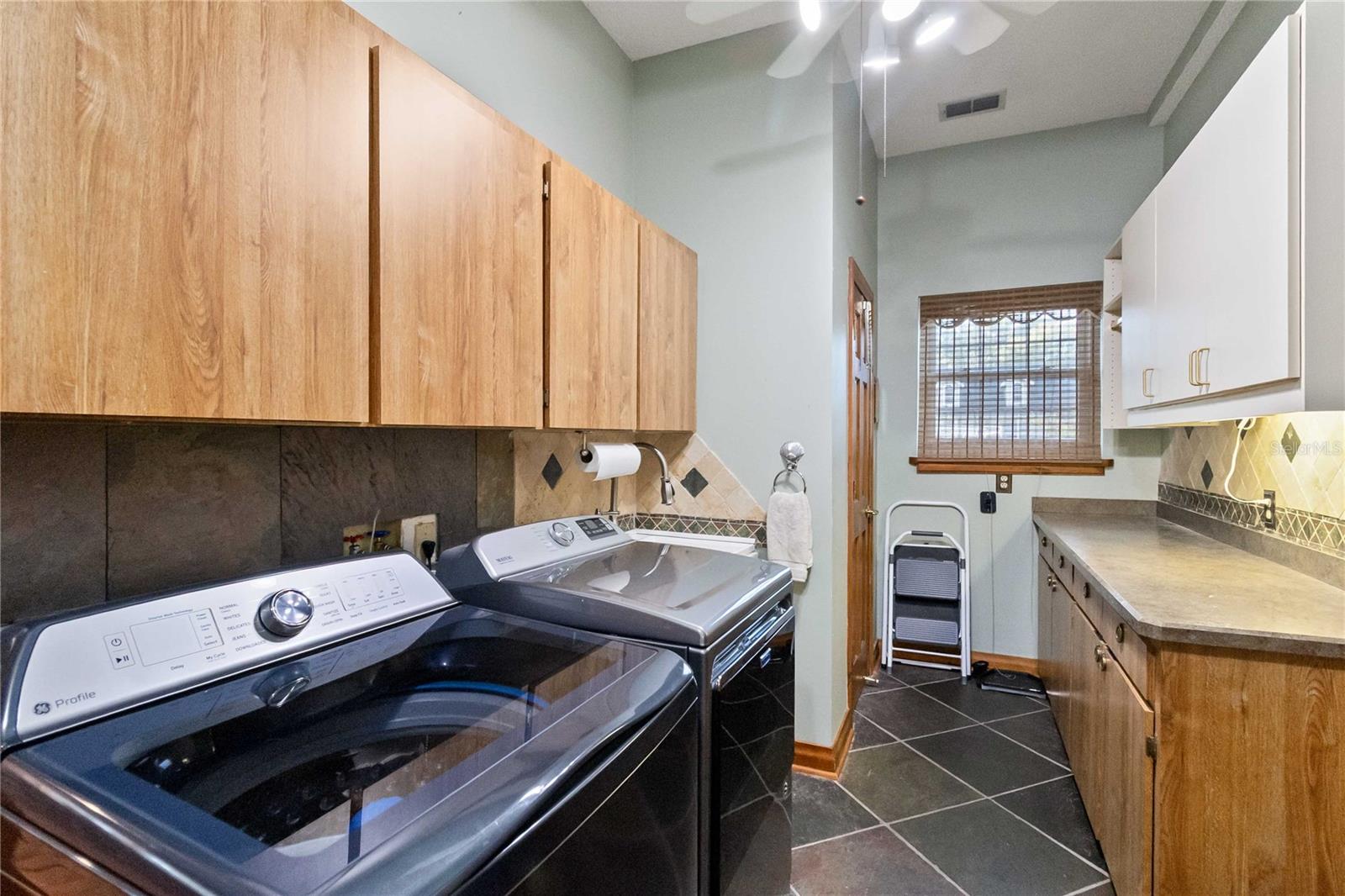 Image 21 of 50 For 209 Brynwood Lane