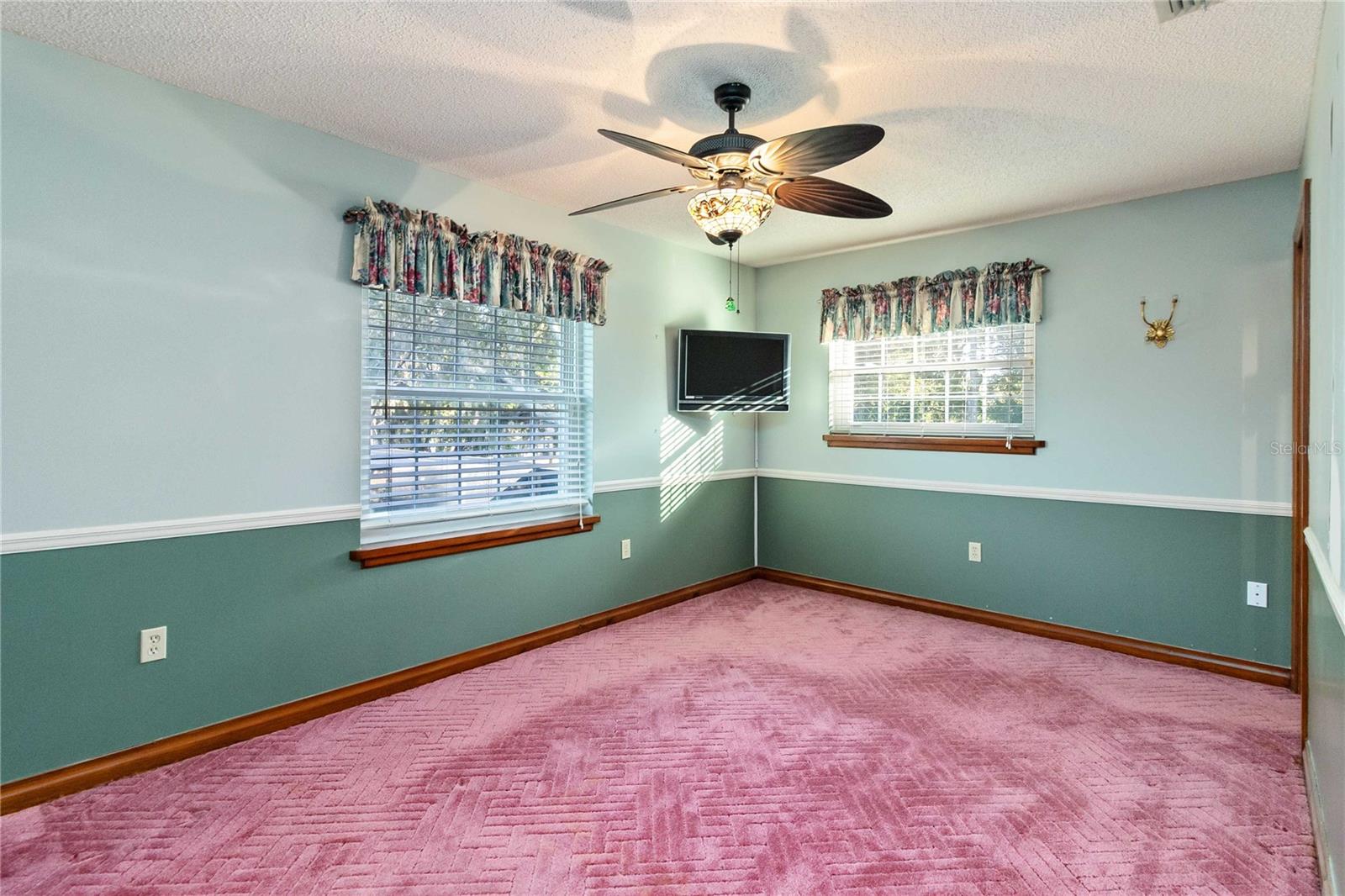 Image 32 of 50 For 209 Brynwood Lane