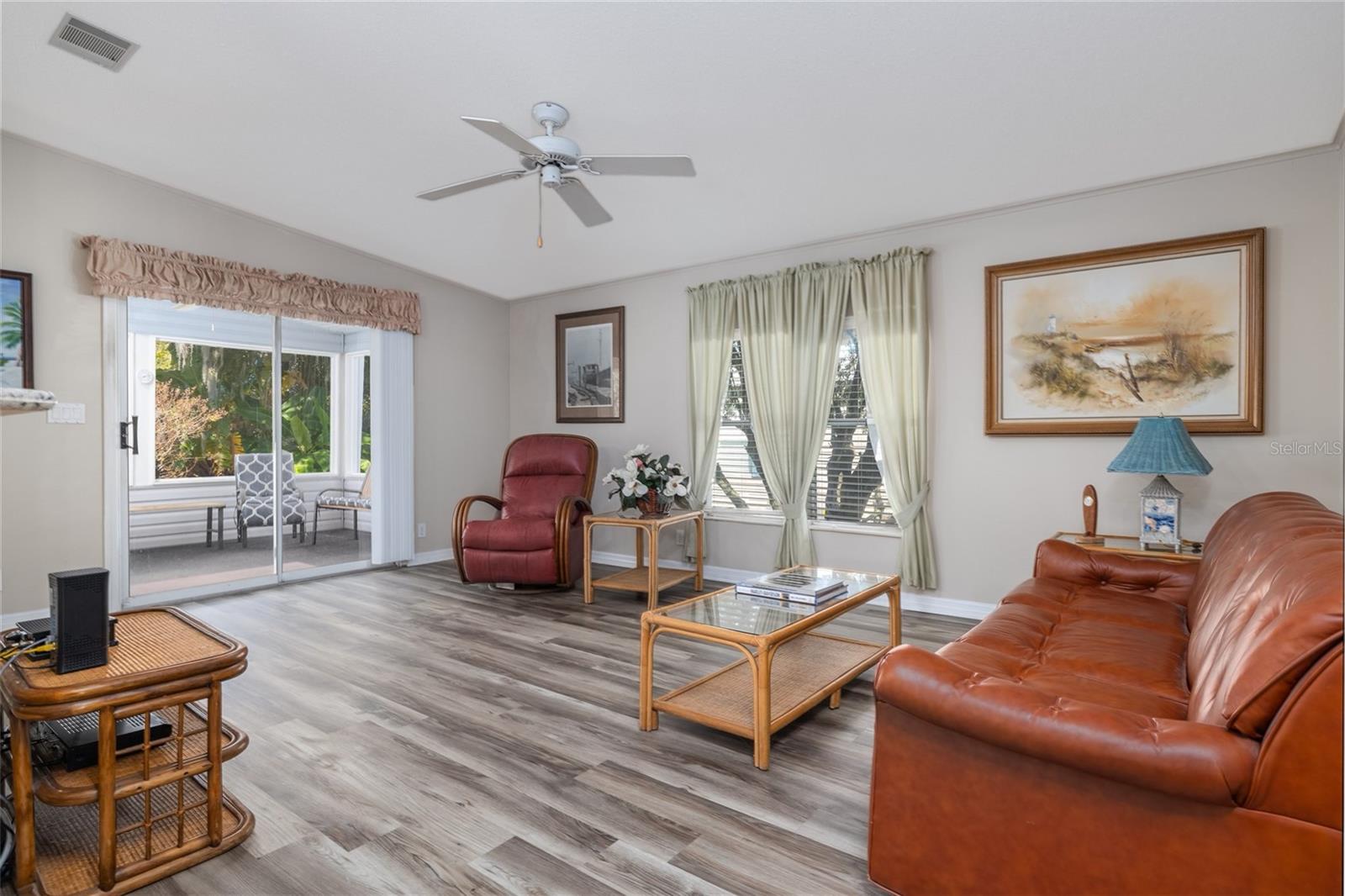 Image 11 of 50 For 819 Starboard Avenue