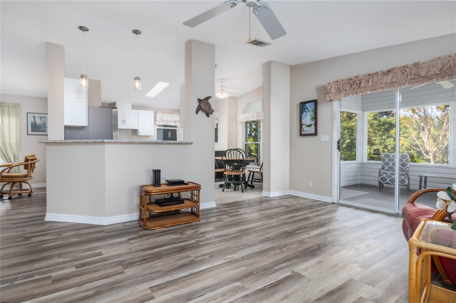 Image 14 of 50 For 819 Starboard Avenue