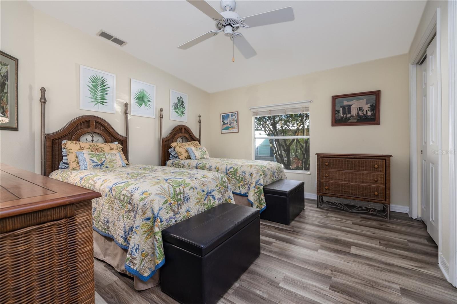 Image 24 of 50 For 819 Starboard Avenue