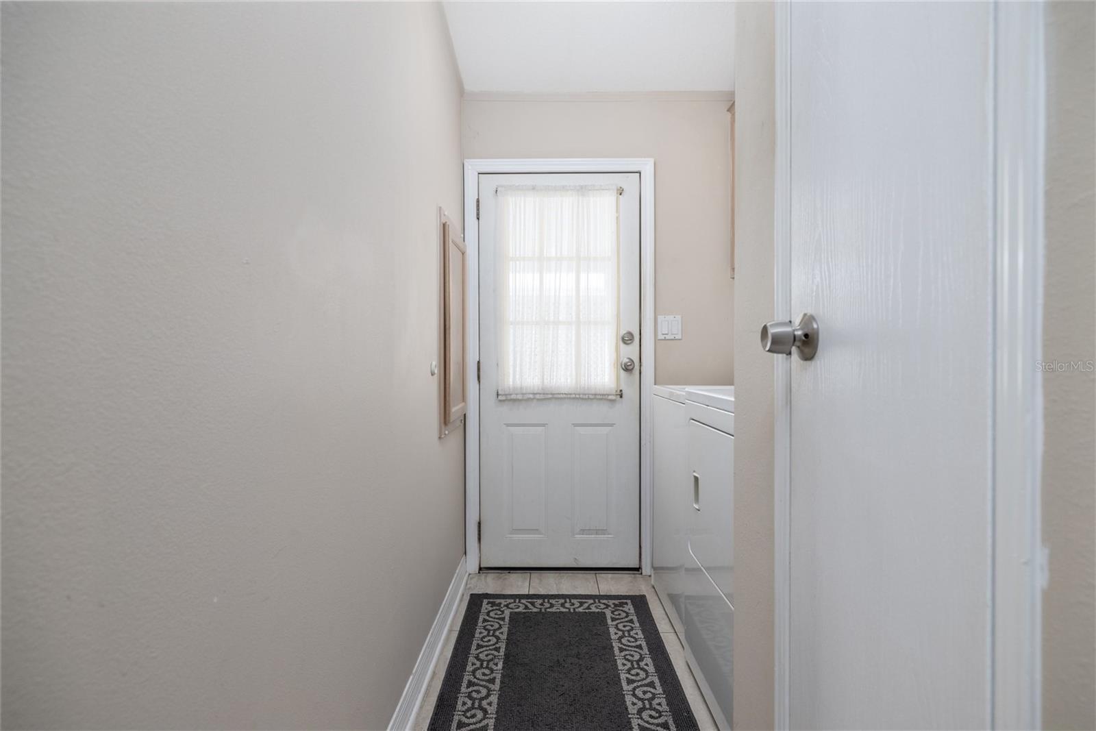 Image 9 of 50 For 819 Starboard Avenue