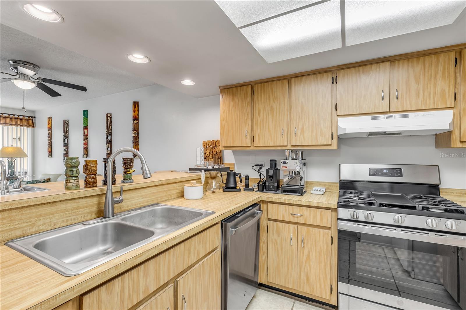 Image 13 of 42 For 201 Club House Boulevard 201