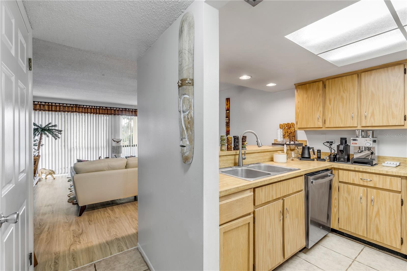 Image 18 of 42 For 201 Club House Boulevard 201