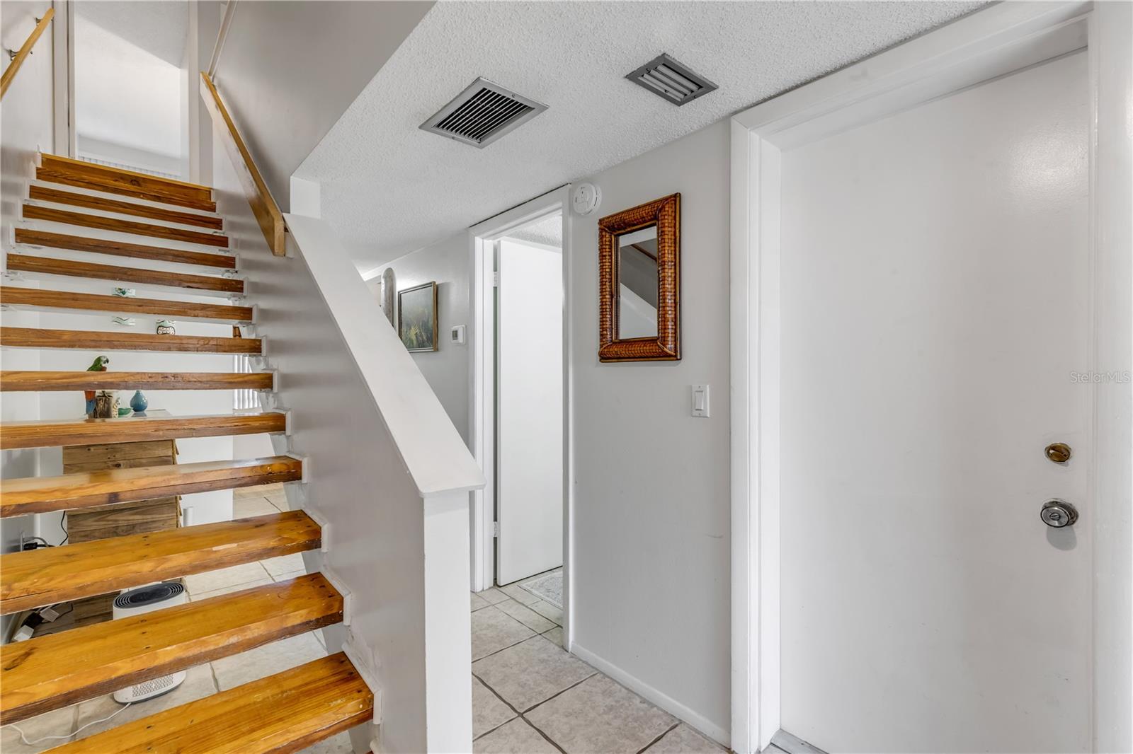 Image 21 of 42 For 201 Club House Boulevard 201