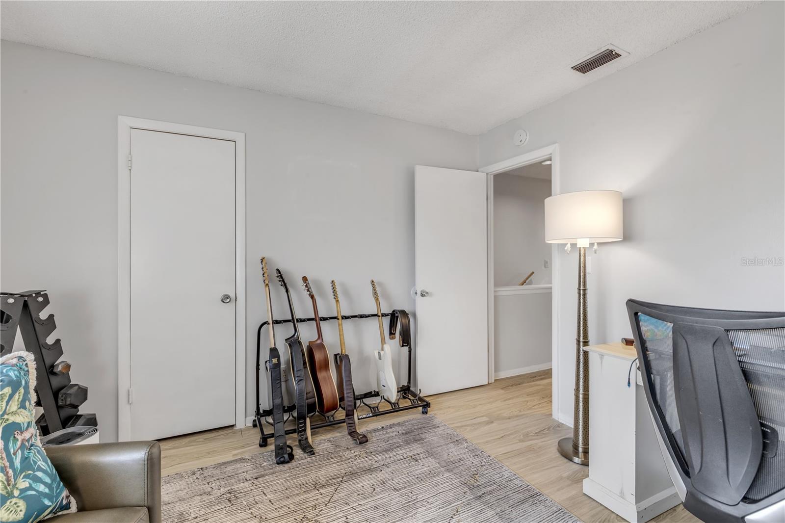 Image 31 of 42 For 201 Club House Boulevard 201