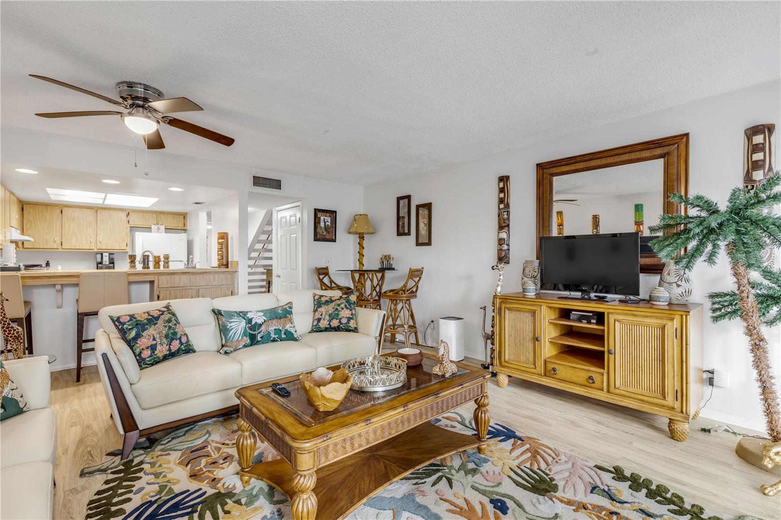 Image 8 of 42 For 201 Club House Boulevard 201