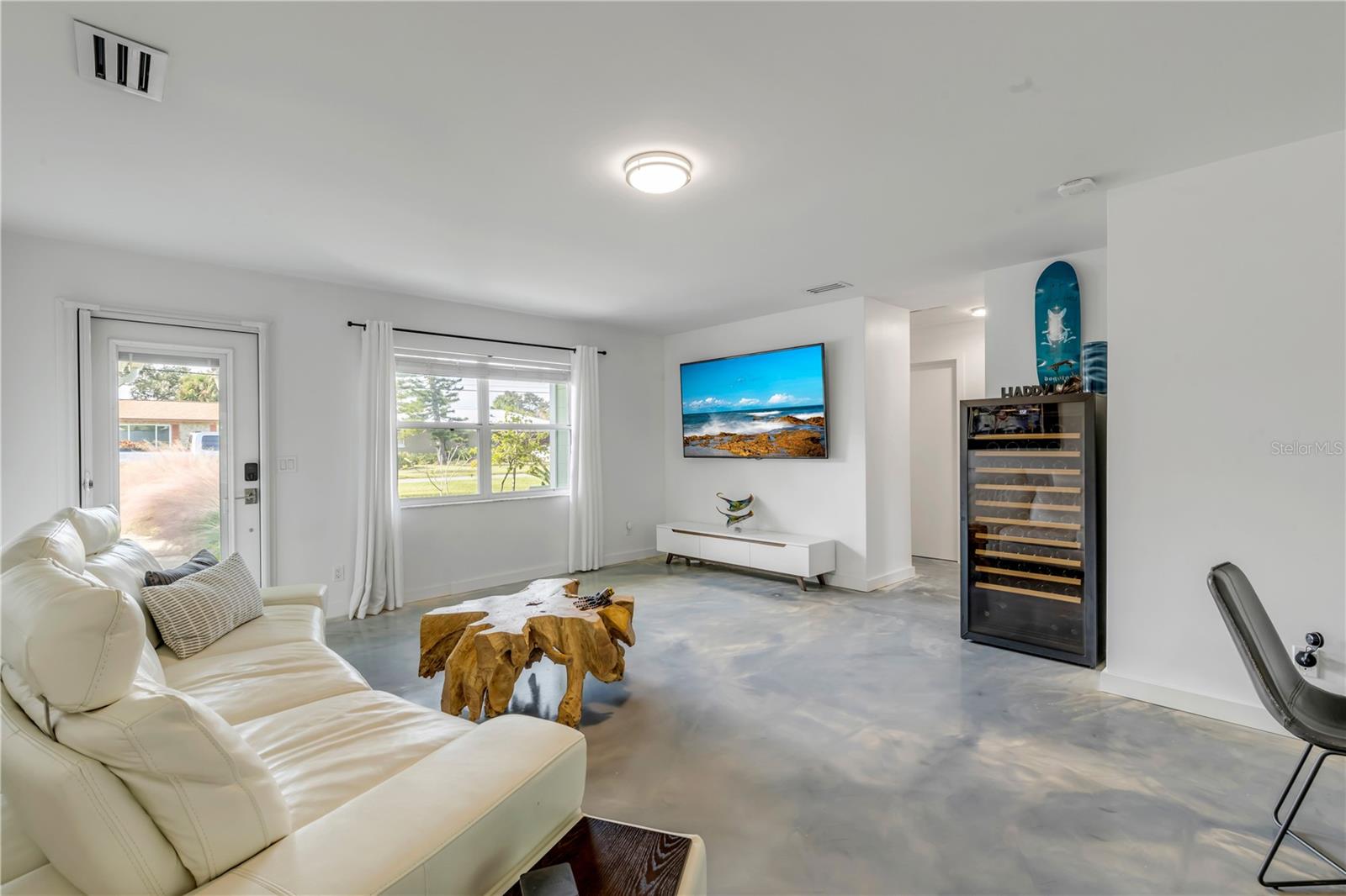 Image 12 of 81 For 645 Goodwin Avenue