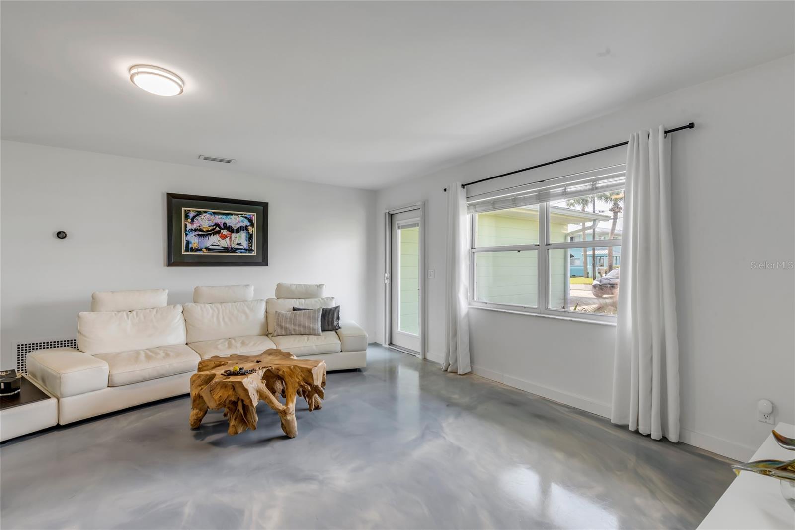 Image 14 of 81 For 645 Goodwin Avenue