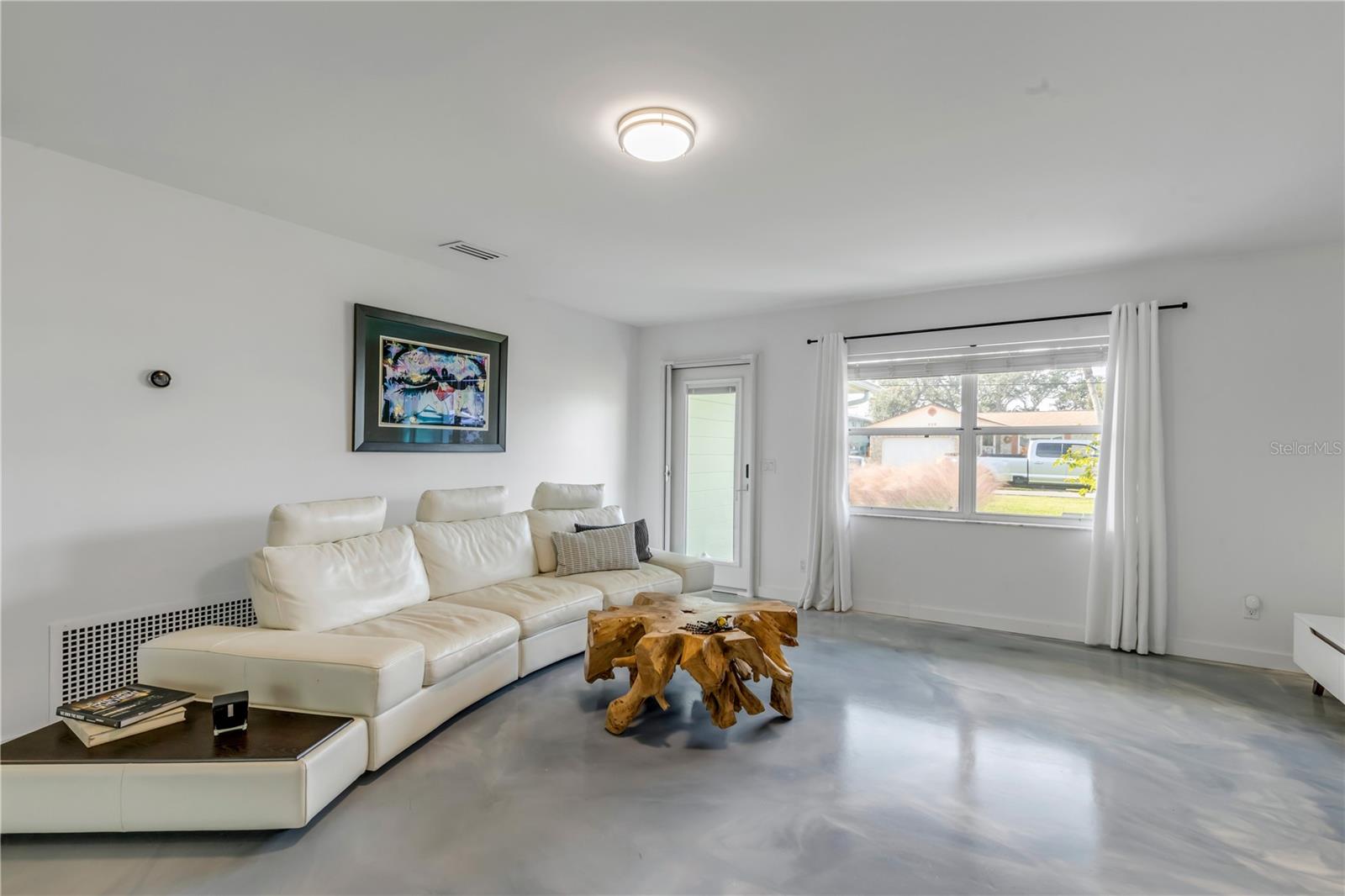 Image 15 of 81 For 645 Goodwin Avenue