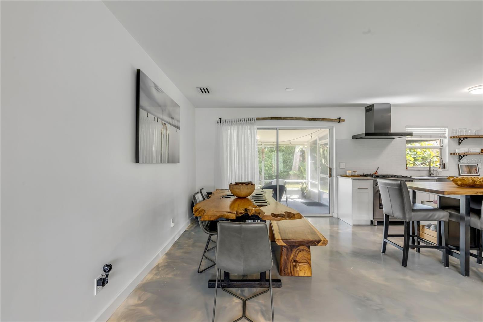 Image 16 of 81 For 645 Goodwin Avenue