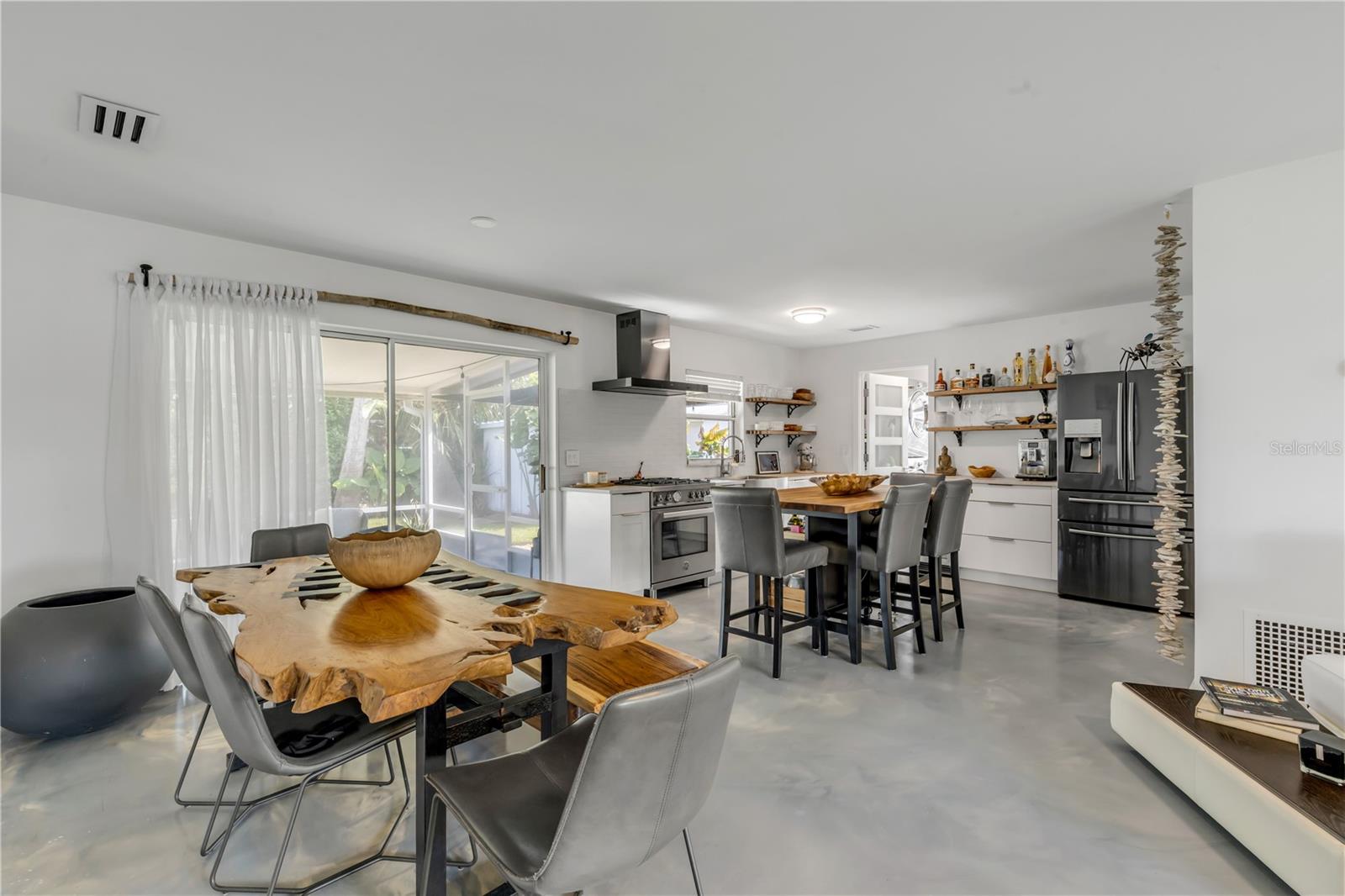 Image 2 of 81 For 645 Goodwin Avenue