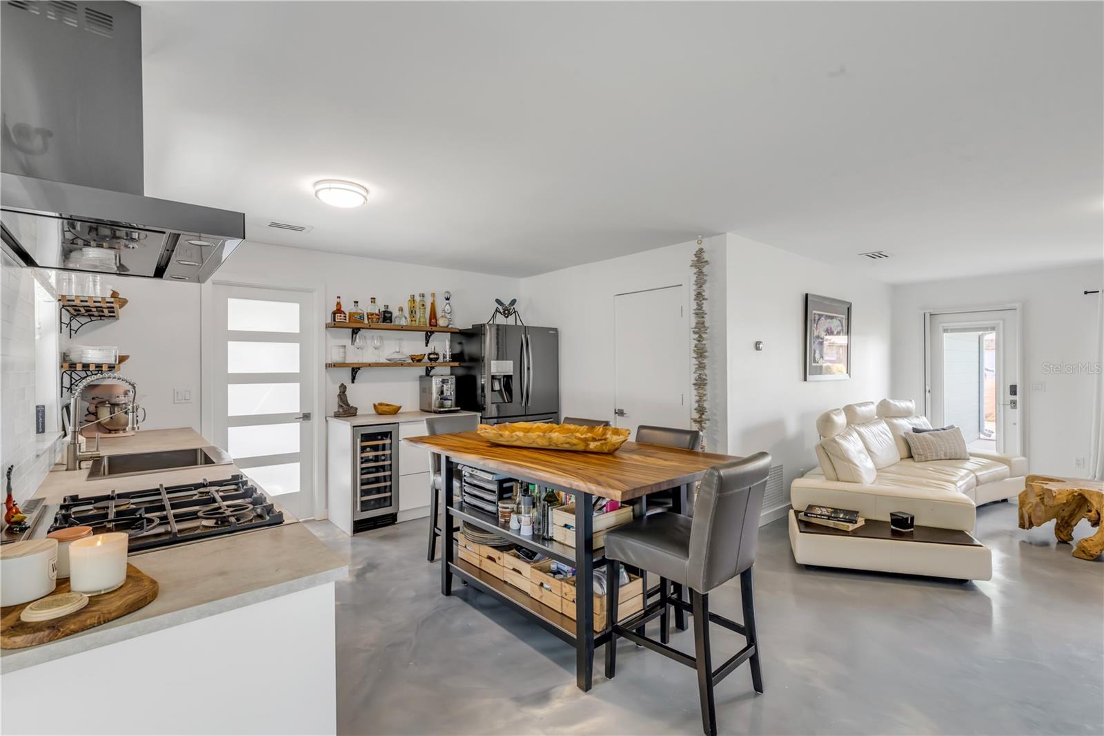 Image 20 of 81 For 645 Goodwin Avenue