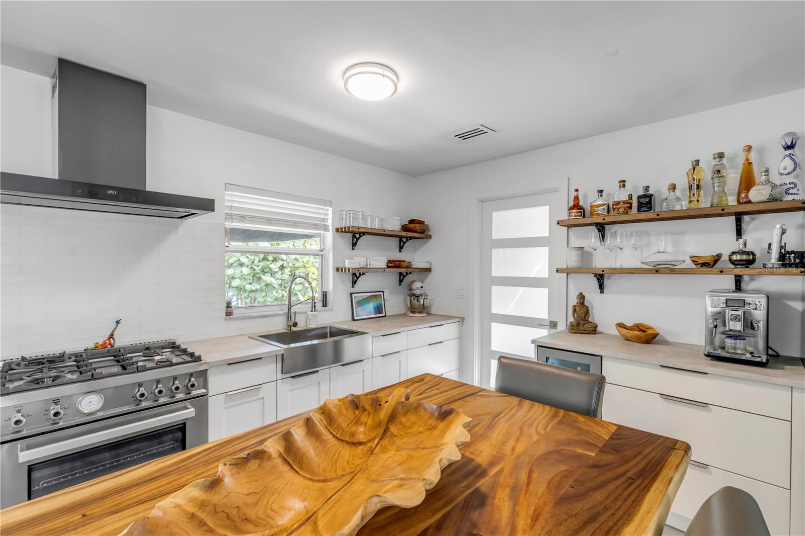 Image 24 of 81 For 645 Goodwin Avenue