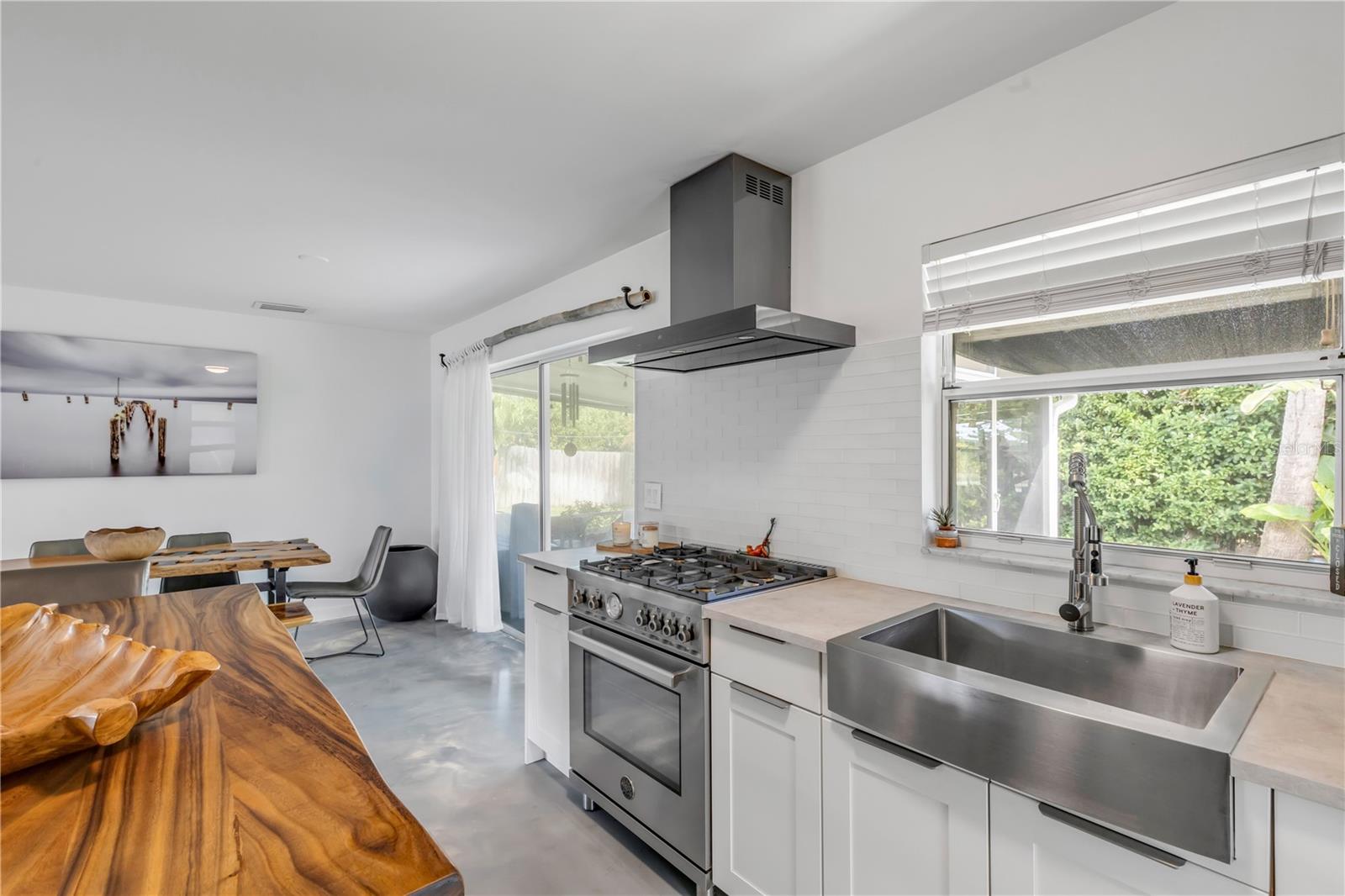 Image 27 of 81 For 645 Goodwin Avenue