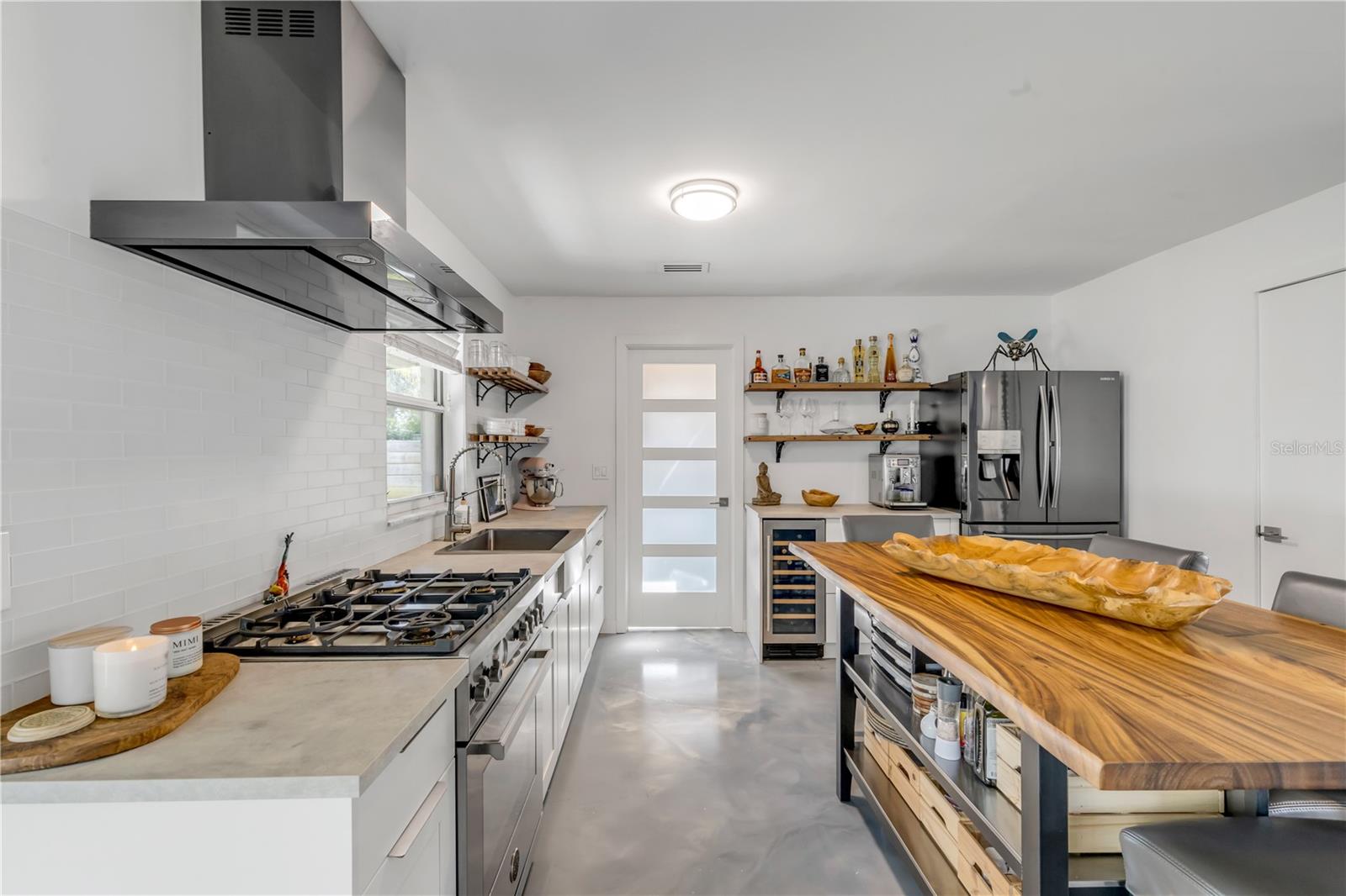 Image 28 of 81 For 645 Goodwin Avenue