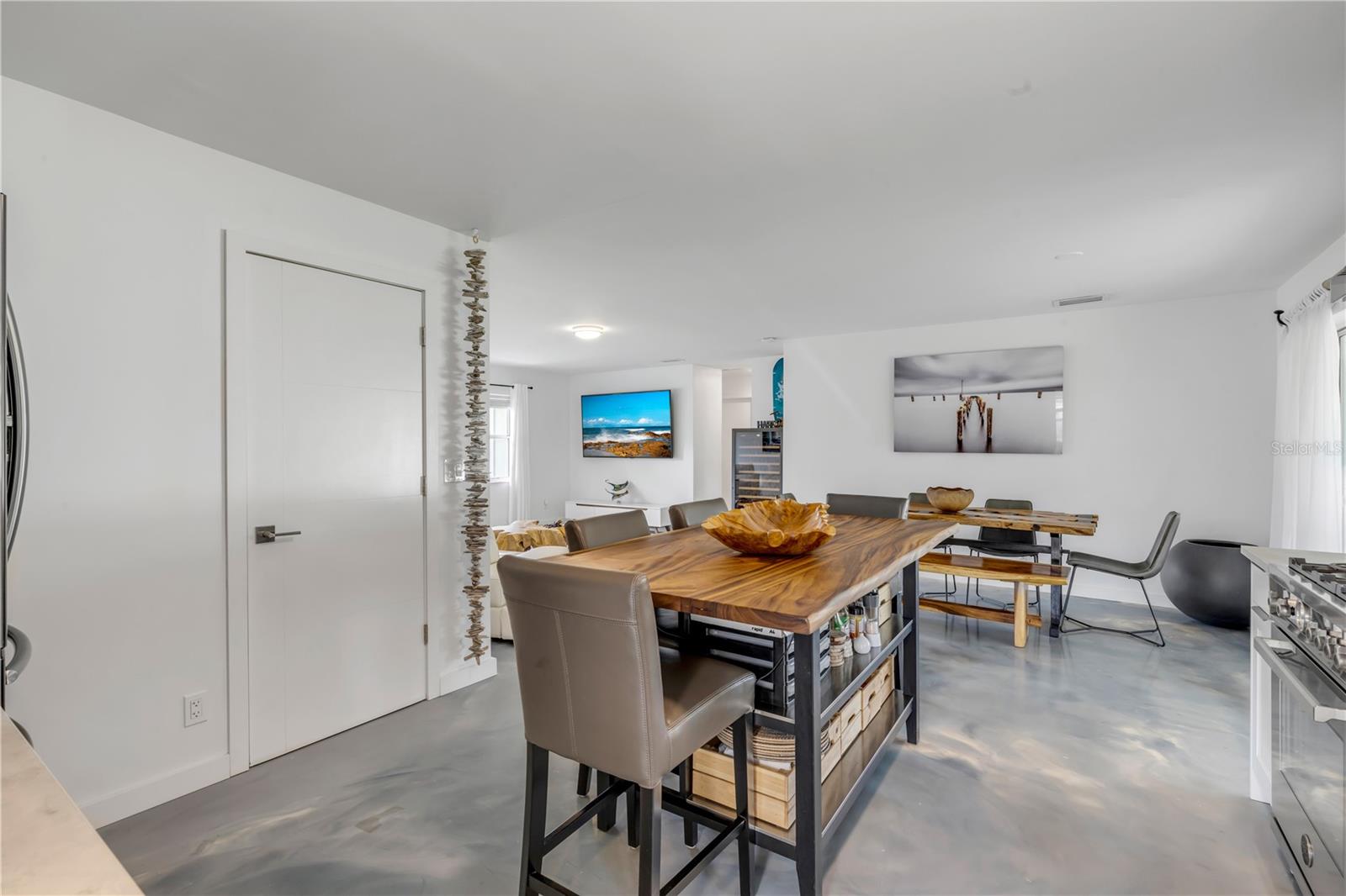 Image 32 of 81 For 645 Goodwin Avenue