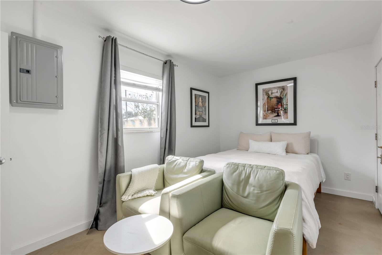 Image 34 of 81 For 645 Goodwin Avenue