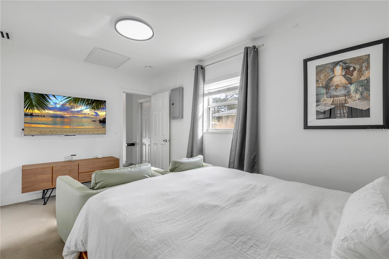 Image 37 of 81 For 645 Goodwin Avenue