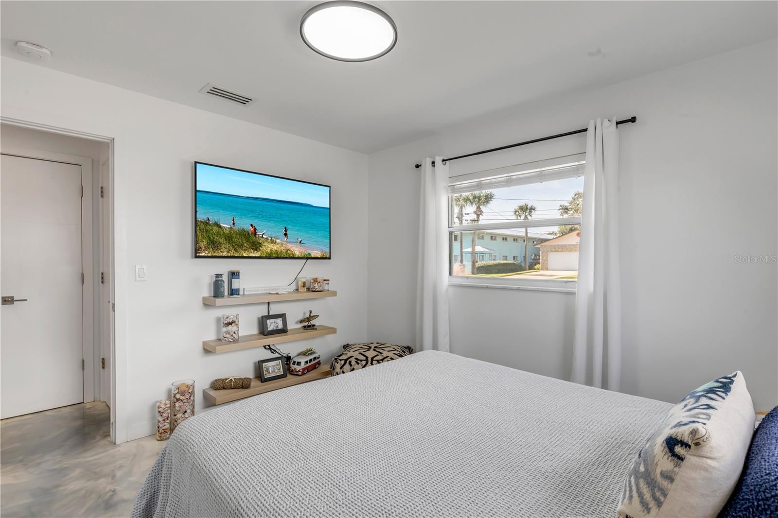 Image 39 of 81 For 645 Goodwin Avenue