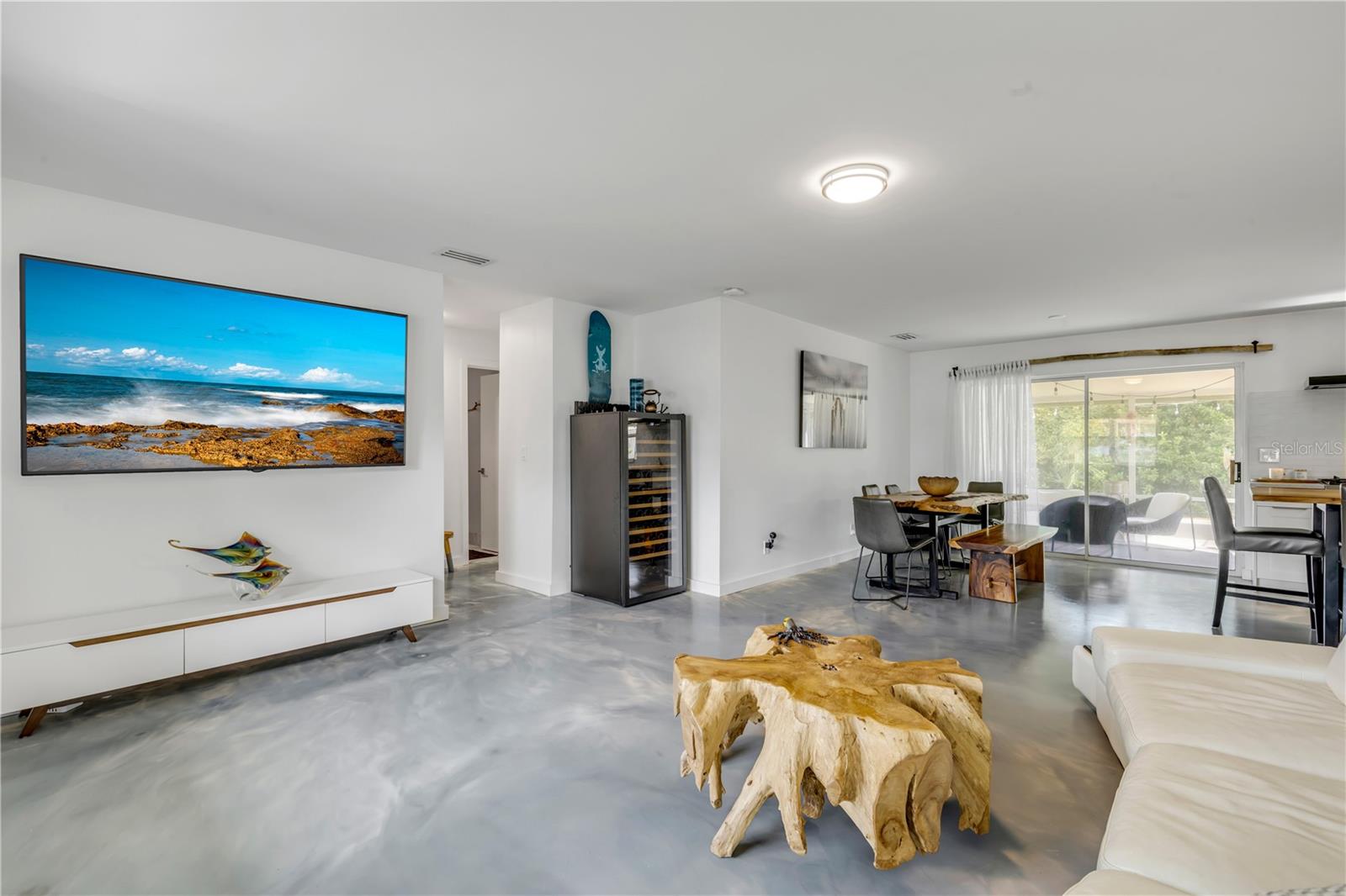 Image 4 of 81 For 645 Goodwin Avenue