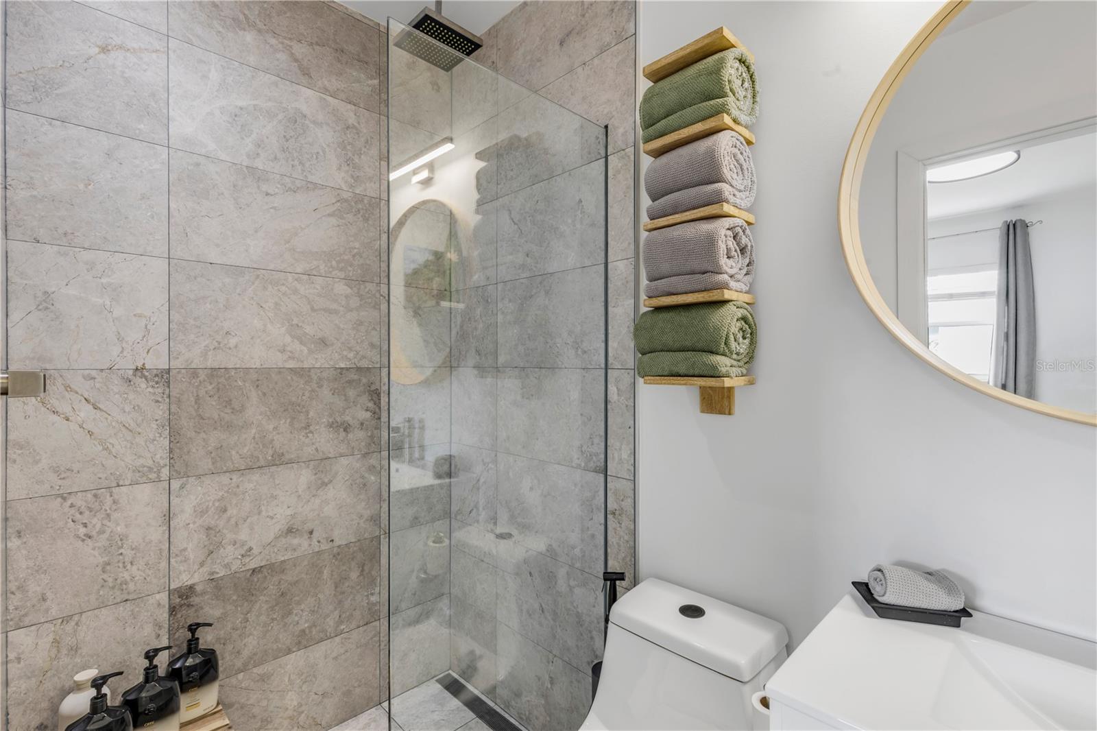 Image 42 of 81 For 645 Goodwin Avenue