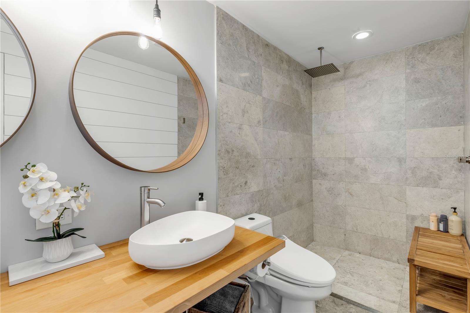 Image 50 of 81 For 645 Goodwin Avenue