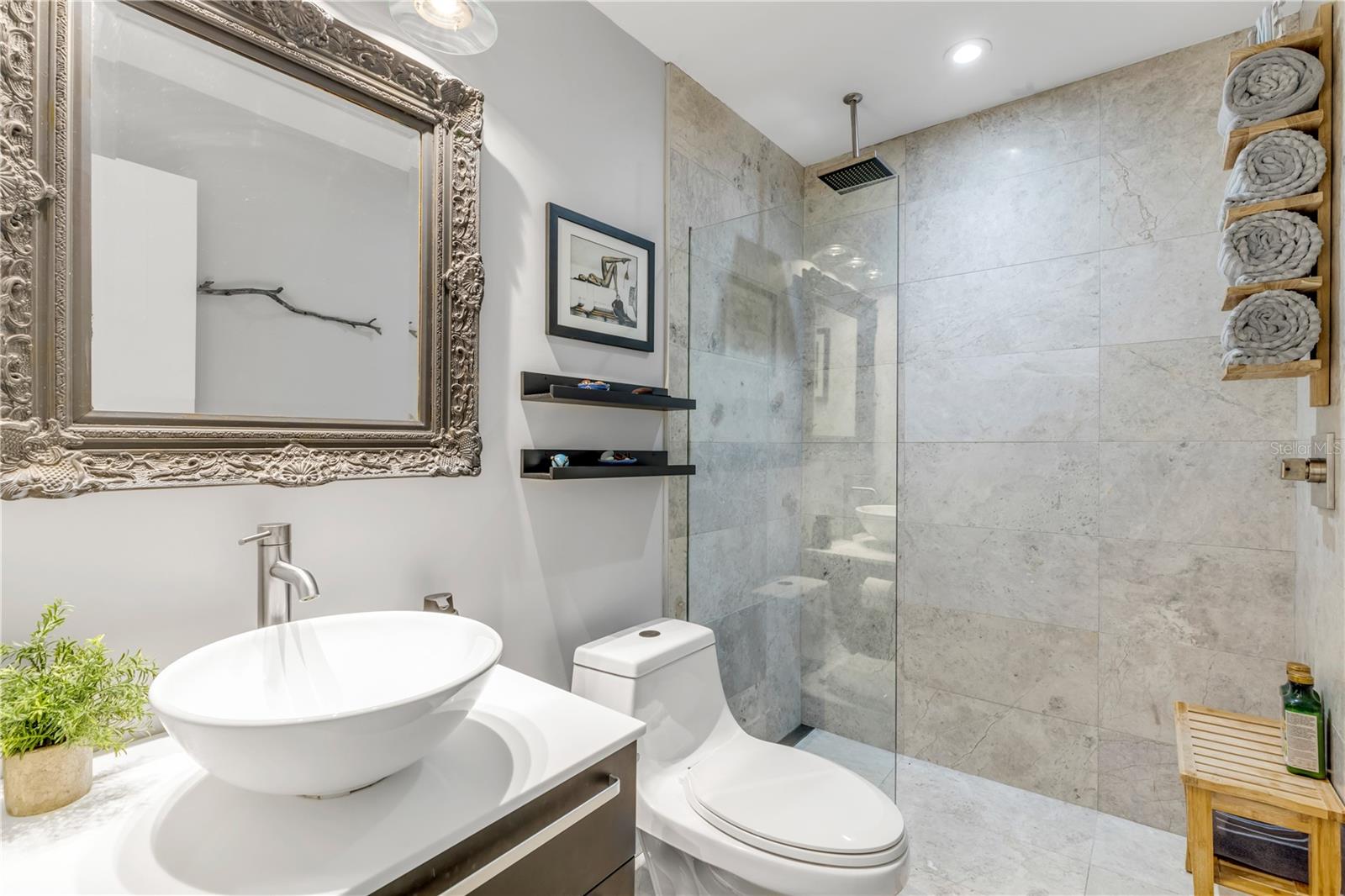 Image 8 of 81 For 645 Goodwin Avenue