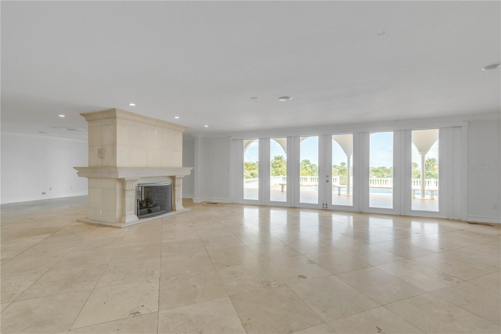 Image 18 of 99 For 2117 Ocean Drive