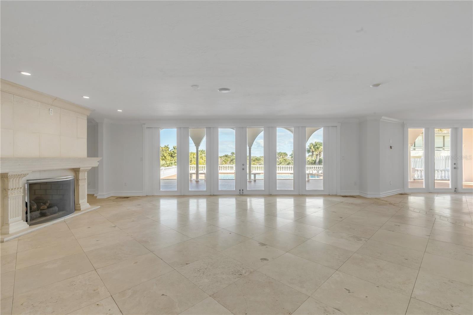 Image 37 of 99 For 2117 Ocean Drive