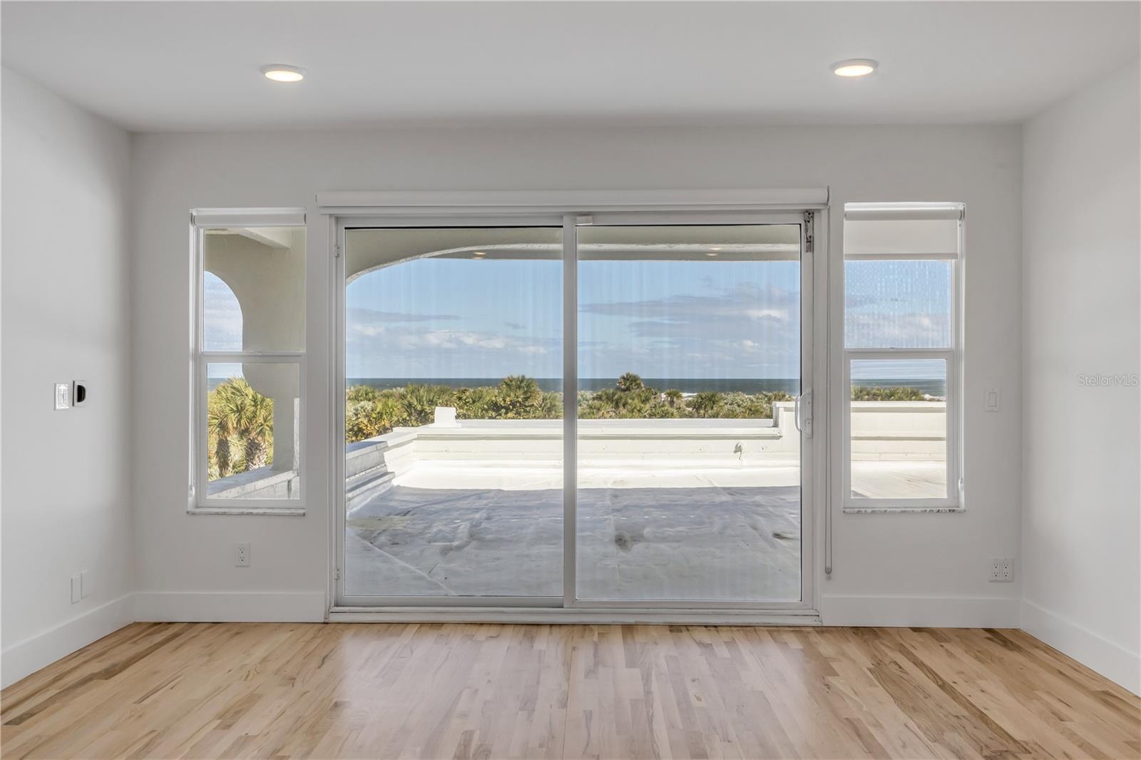 Image 65 of 99 For 2117 Ocean Drive