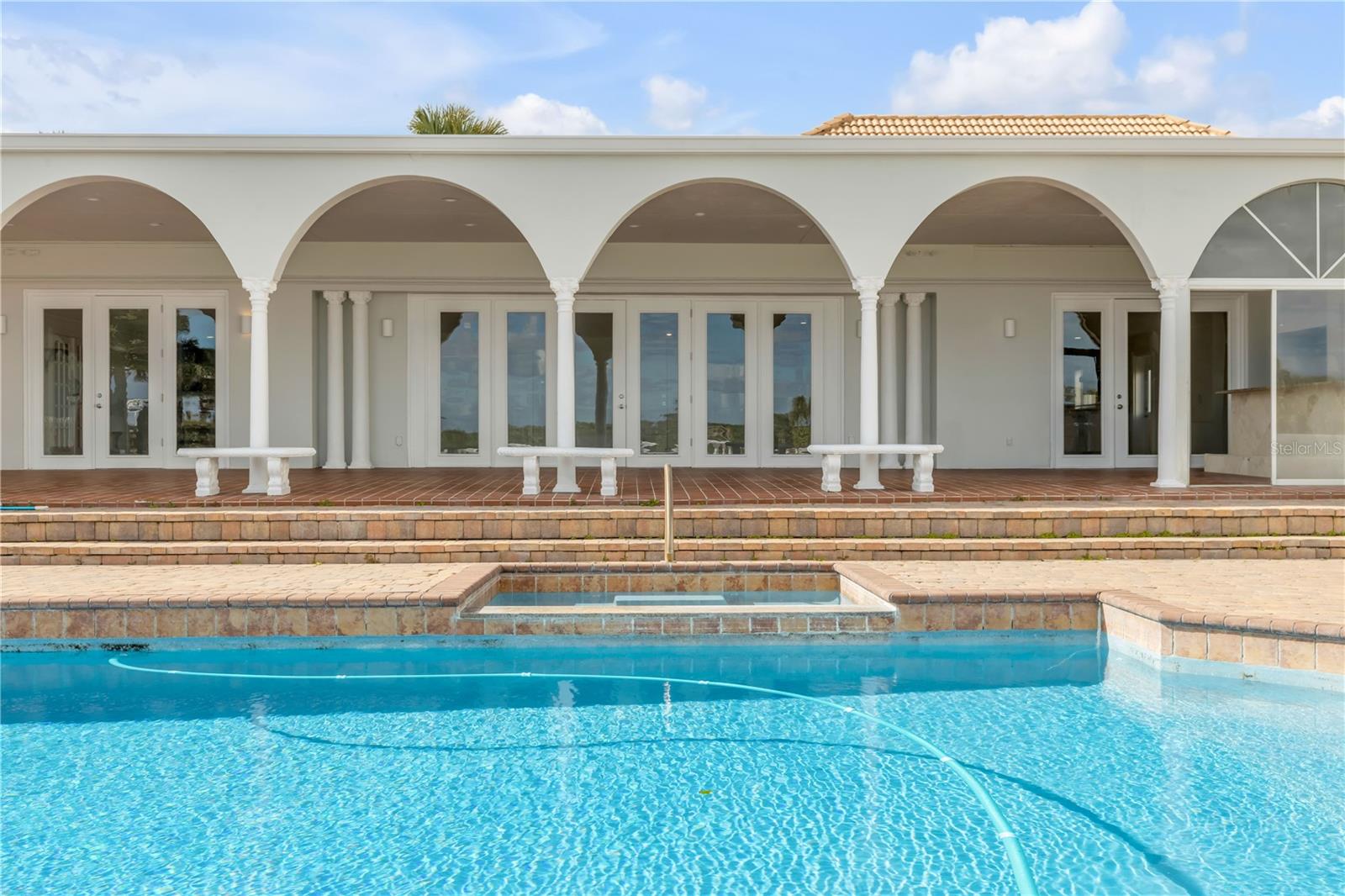 Image 85 of 99 For 2117 Ocean Drive