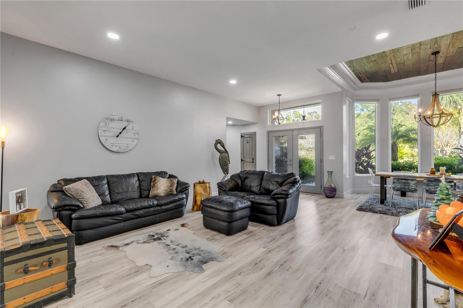 Image 12 of 80 For 52 Cambridge Trace