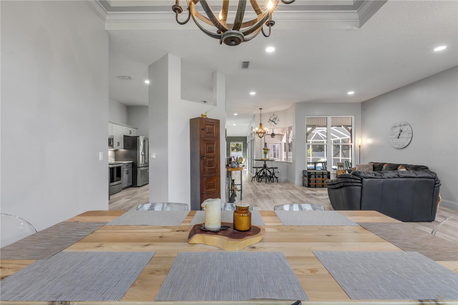 Image 16 of 80 For 52 Cambridge Trace