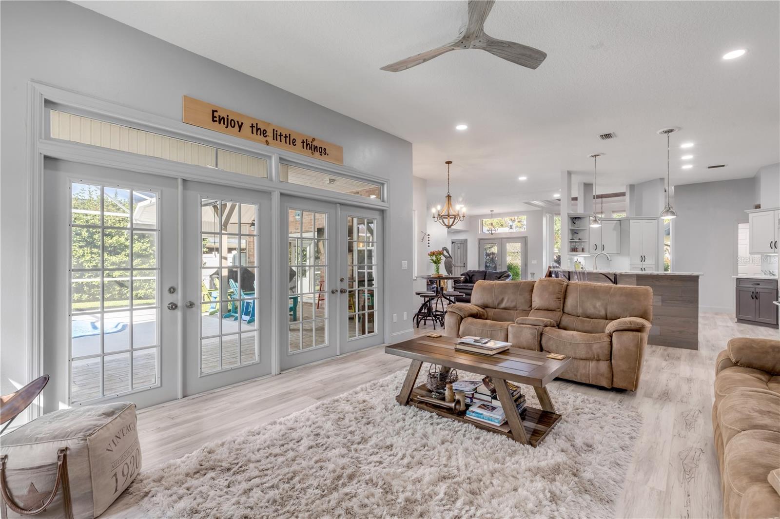 Image 25 of 80 For 52 Cambridge Trace